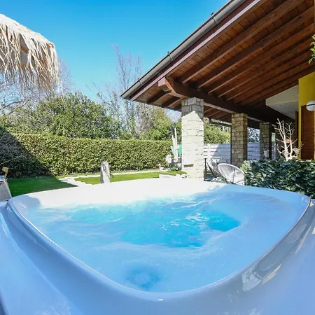 Villa Desenzanoloft Official Partner Marriott Homes & - Luxury With Jacuzzi And Garden