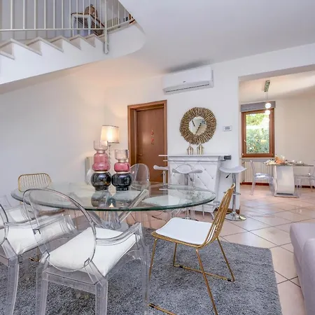 Desenzanoloft Official Partner Homes & By Marriott Bonvoy - Luxury With Jacuzzi And Garden