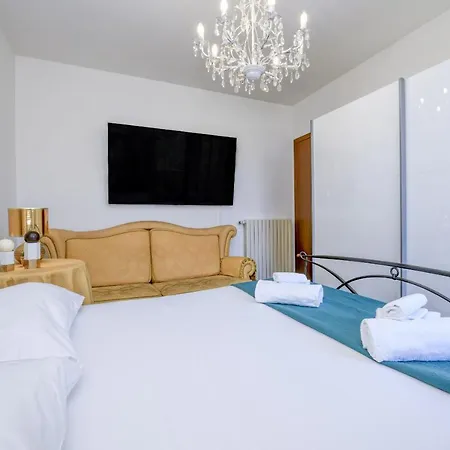 Desenzanoloft Official Partner Marriott Homes & - Luxury With Jacuzzi And Garden Villa *