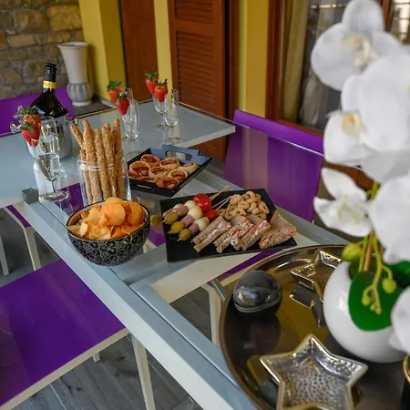 Desenzanoloft Official Partner Marriott Homes & - Luxury With Jacuzzi And Garden Villa