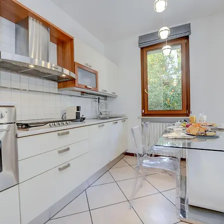 Desenzanoloft Official Partner Homes & By Marriott Bonvoy - Luxury With Jacuzzi And Garden Desenzano del Garda